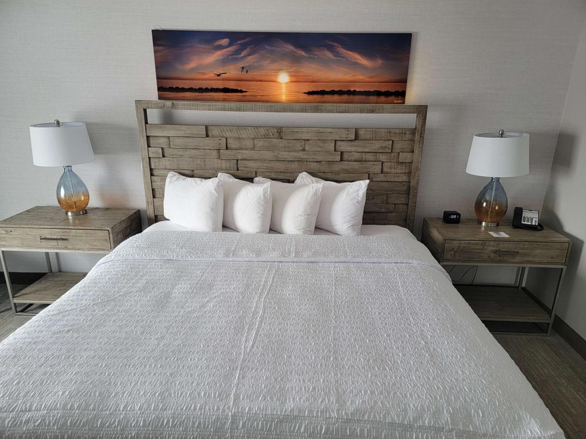 Hampton & Bayfront 3*